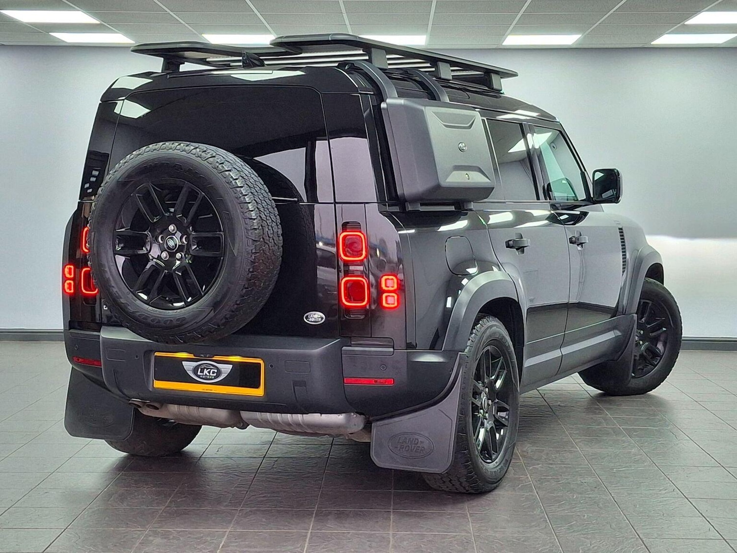 Used Land Rover Defender 110 2023 for sale - 77020582: Photo 84