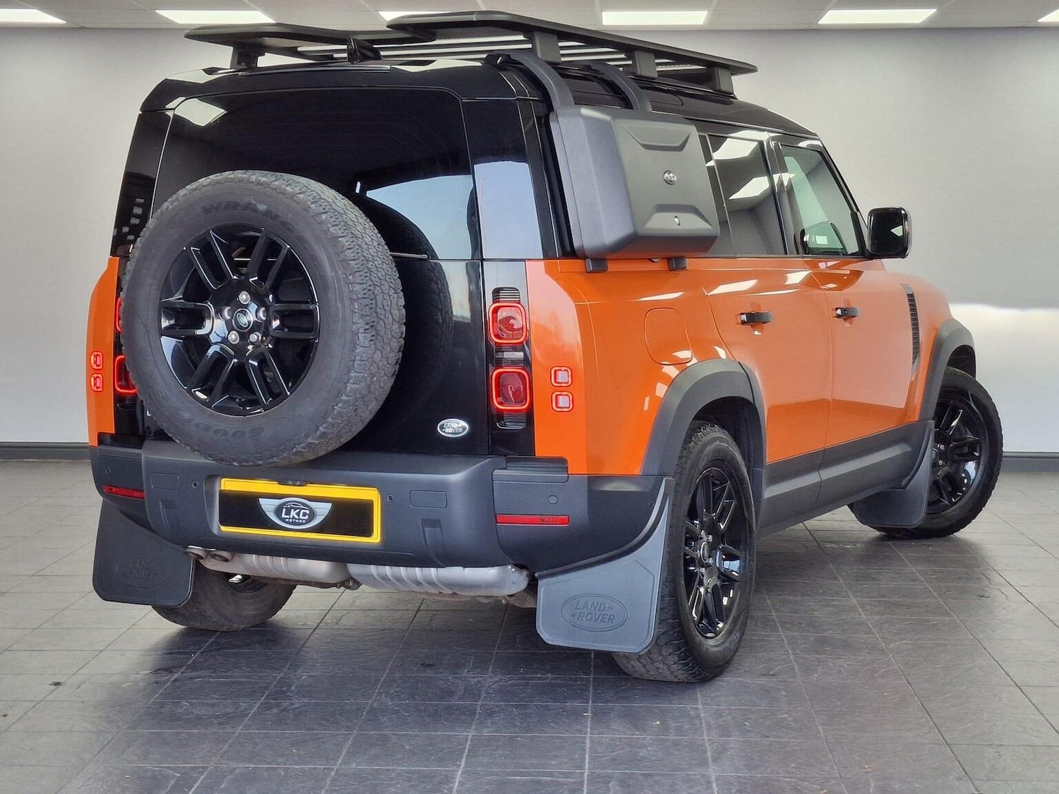 Used Land Rover Defender 2023 for sale - 77020582: Photo 9