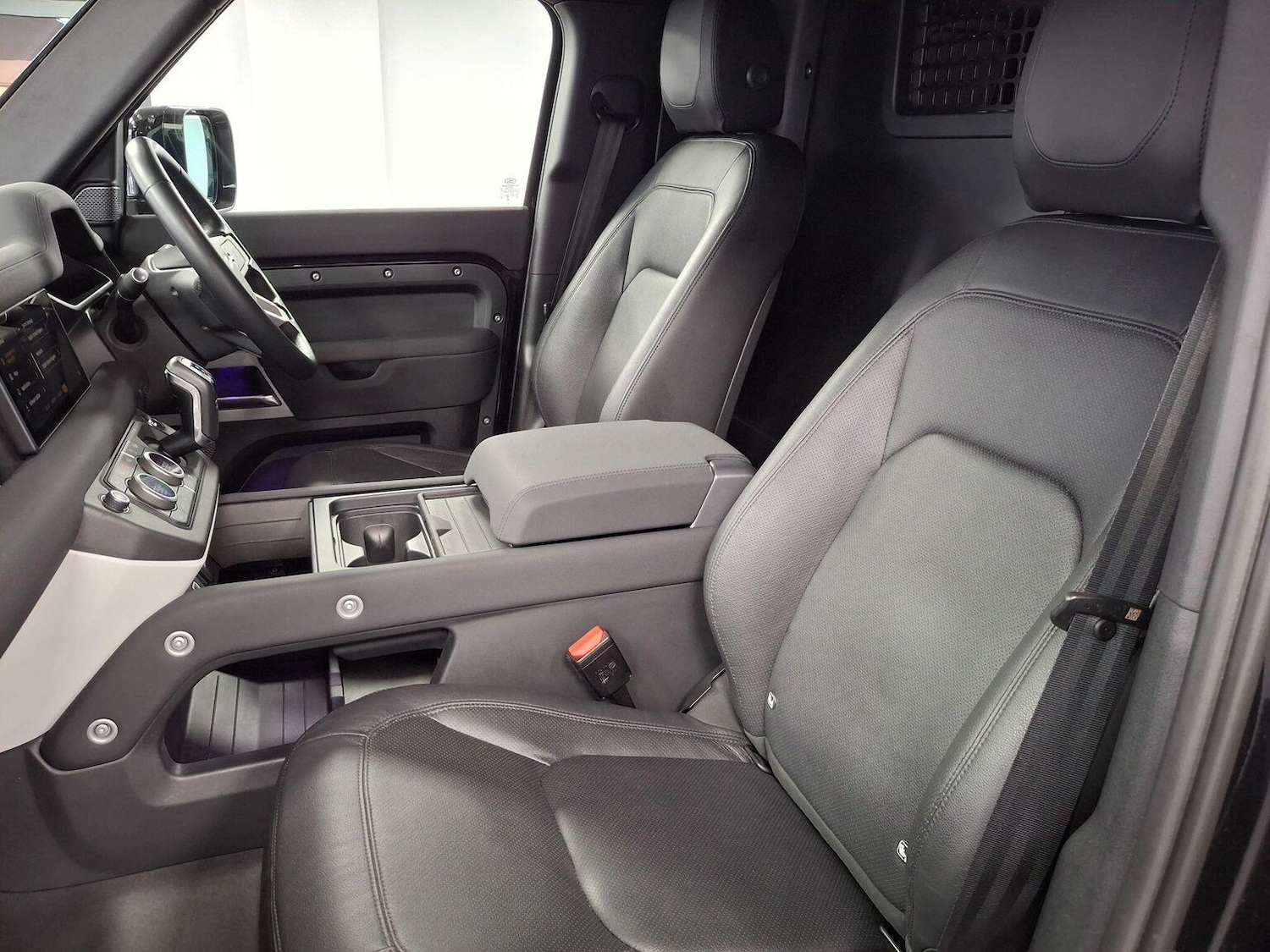 Used Land Rover Defender 110 2023 for sale - 77020582: Photo 91