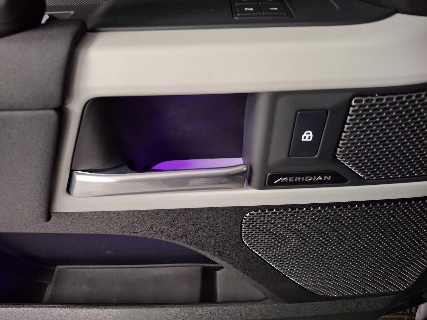 Used Land Rover Defender 110 2023 for sale - 77020582: Photo 93