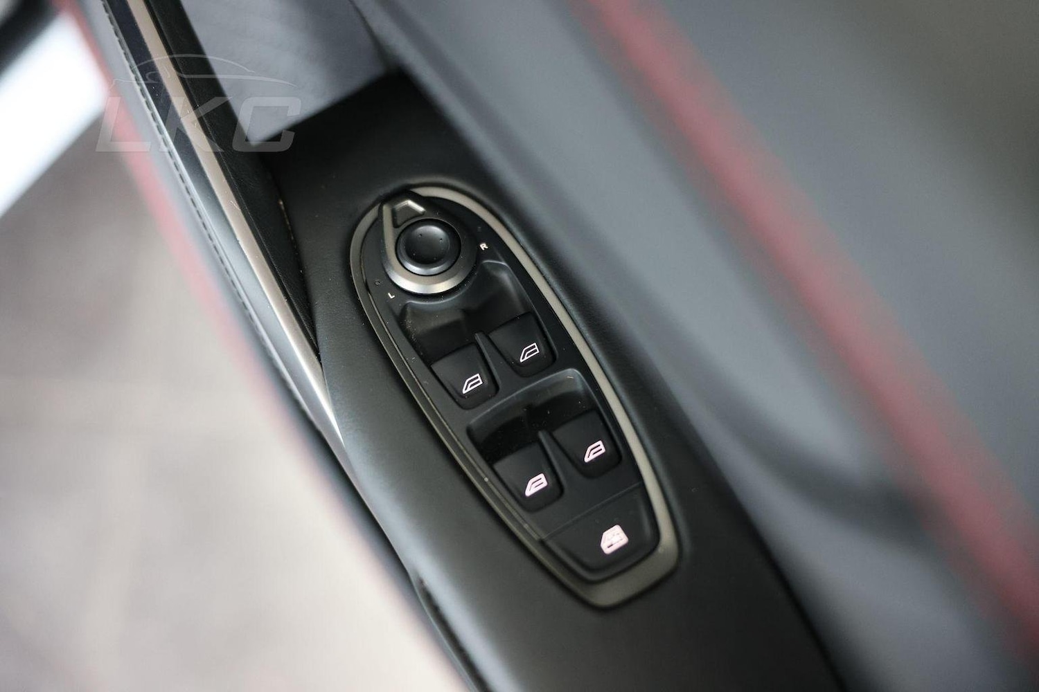 Used Aston Martin DBX 2020 for sale - 76769367: Photo 20