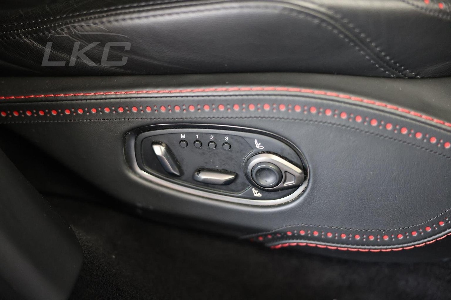 Used Aston Martin DBX 2020 for sale - 76769367: Photo 21