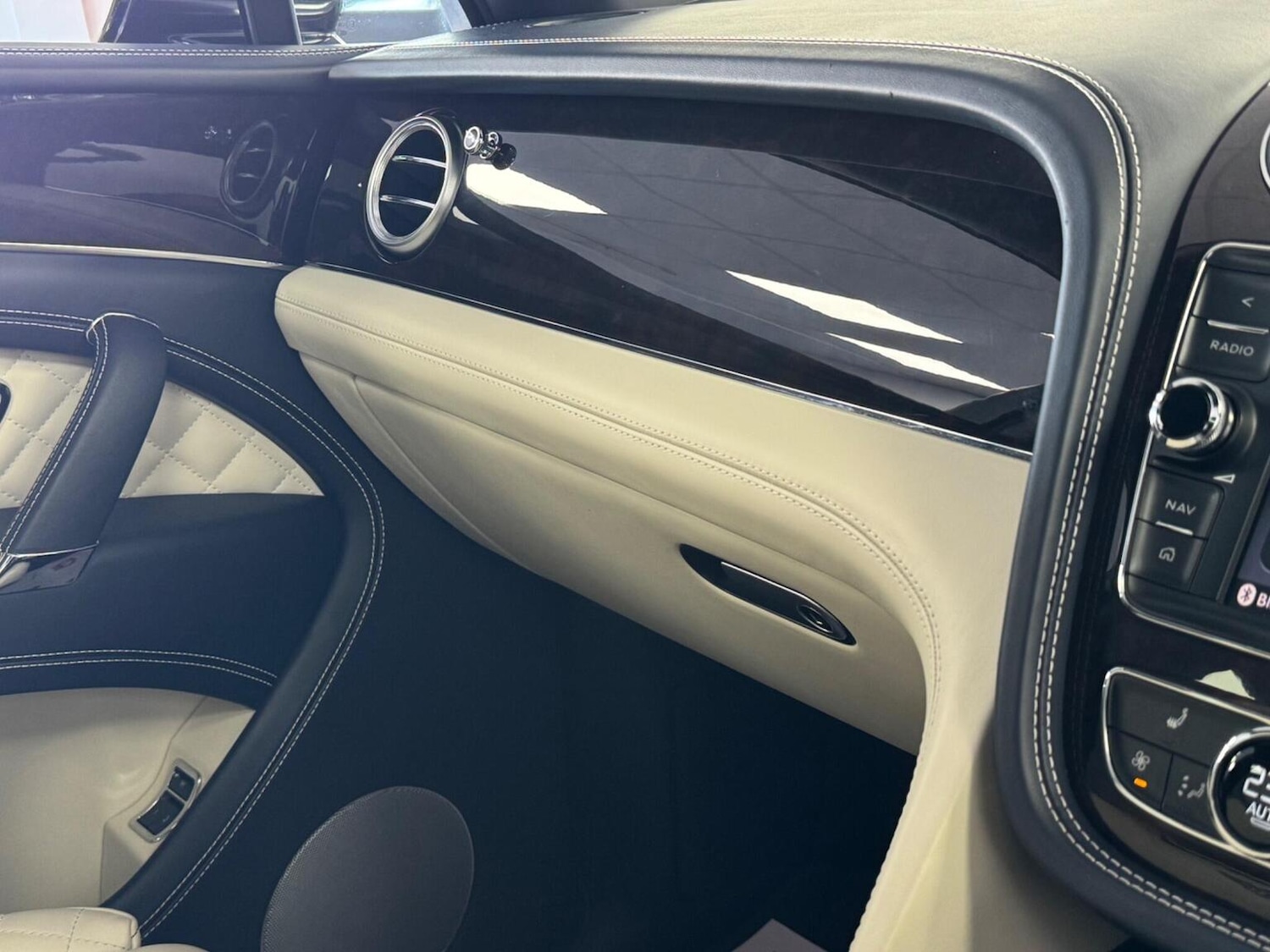 Used Bentley Bentayga 2018 for sale - 76560016: Photo 13