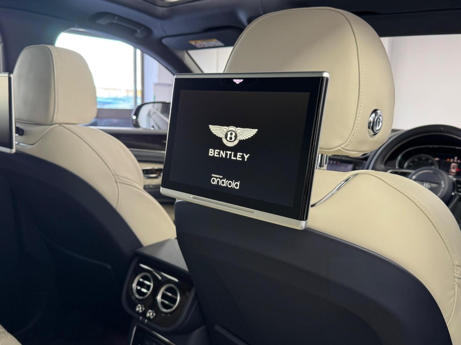 Used Bentley Bentayga 2018 for sale - 76560016: Photo 3