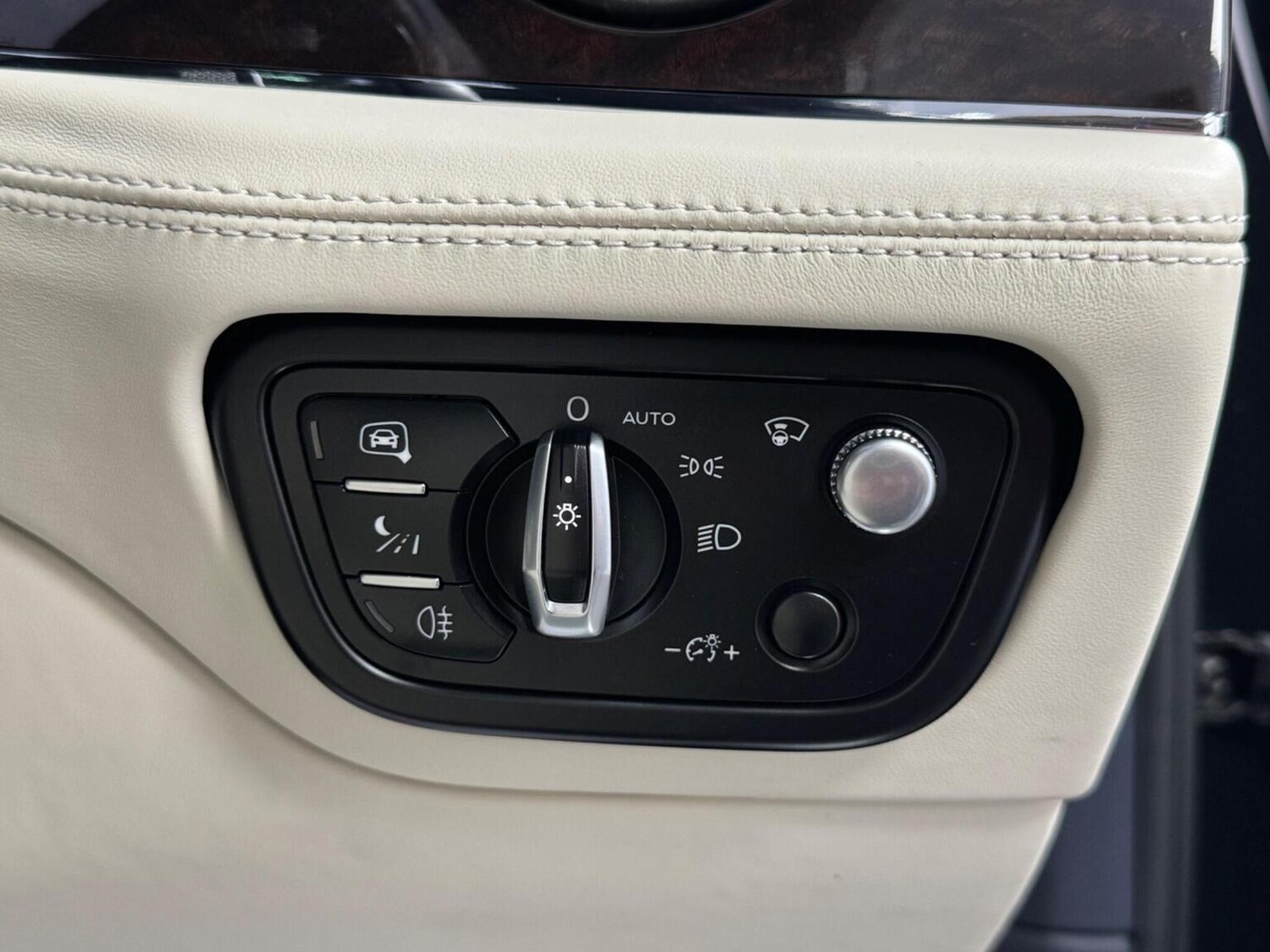 Used Bentley Bentayga 2018 for sale - 76560016: Photo 43