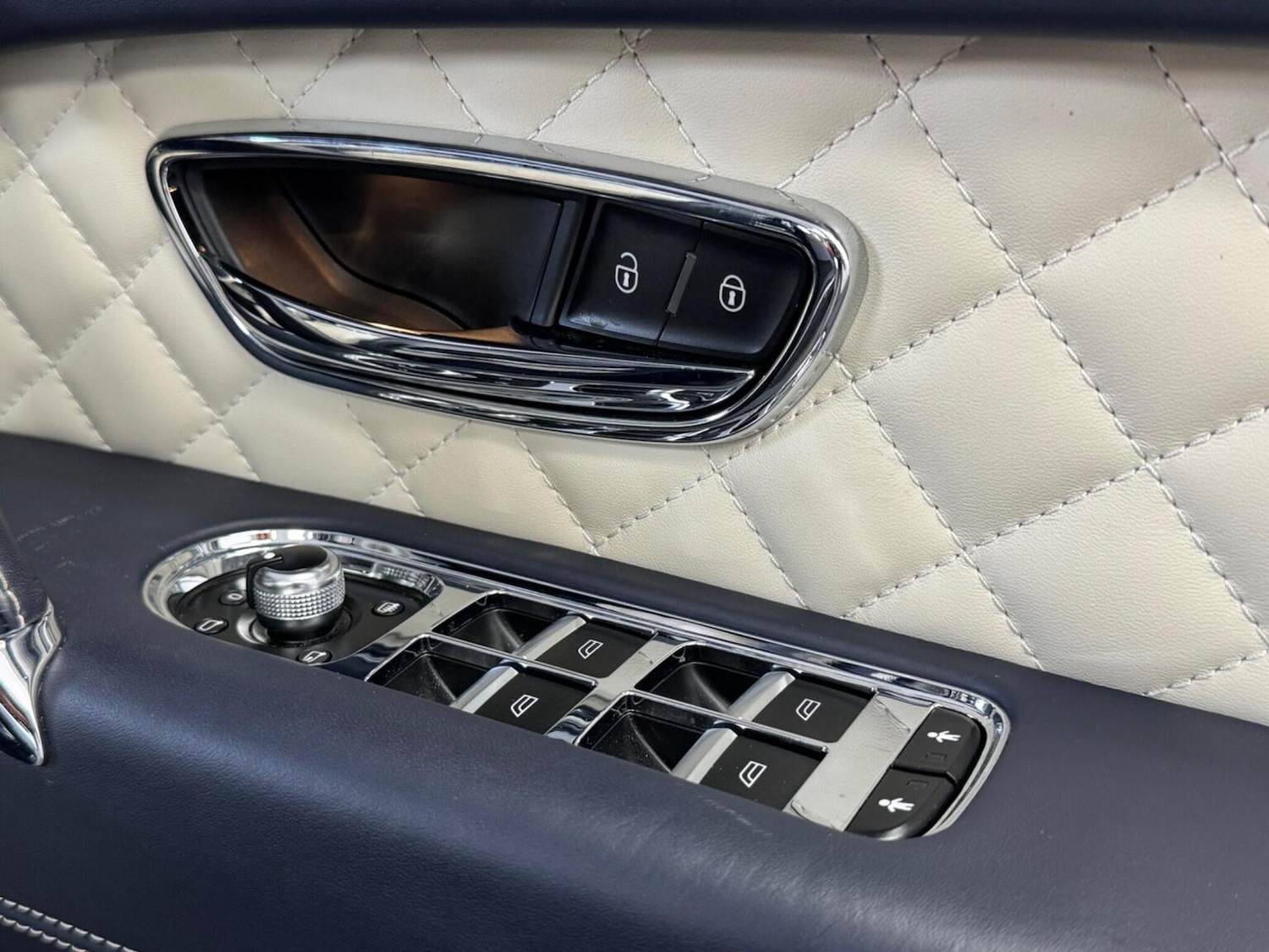 Used Bentley Bentayga 2018 for sale - 76560016: Photo 46