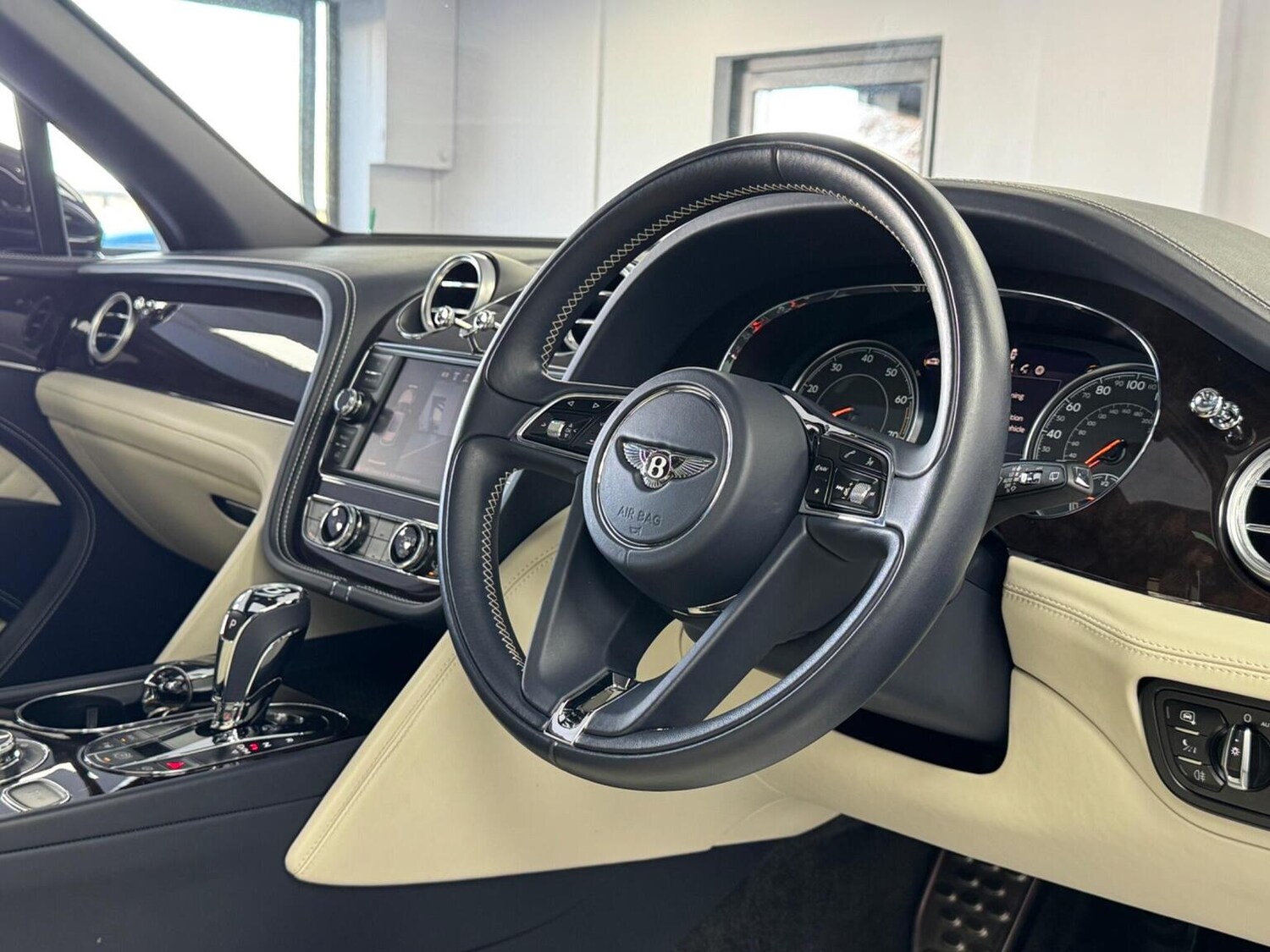 Used Bentley Bentayga 2018 for sale - 76560016: Photo 47