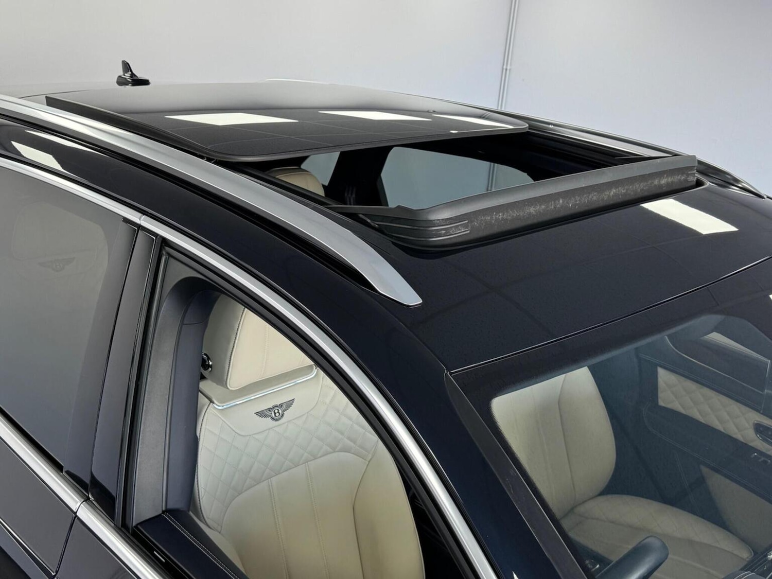 Used Bentley Bentayga 2018 for sale - 76560016: Photo 55