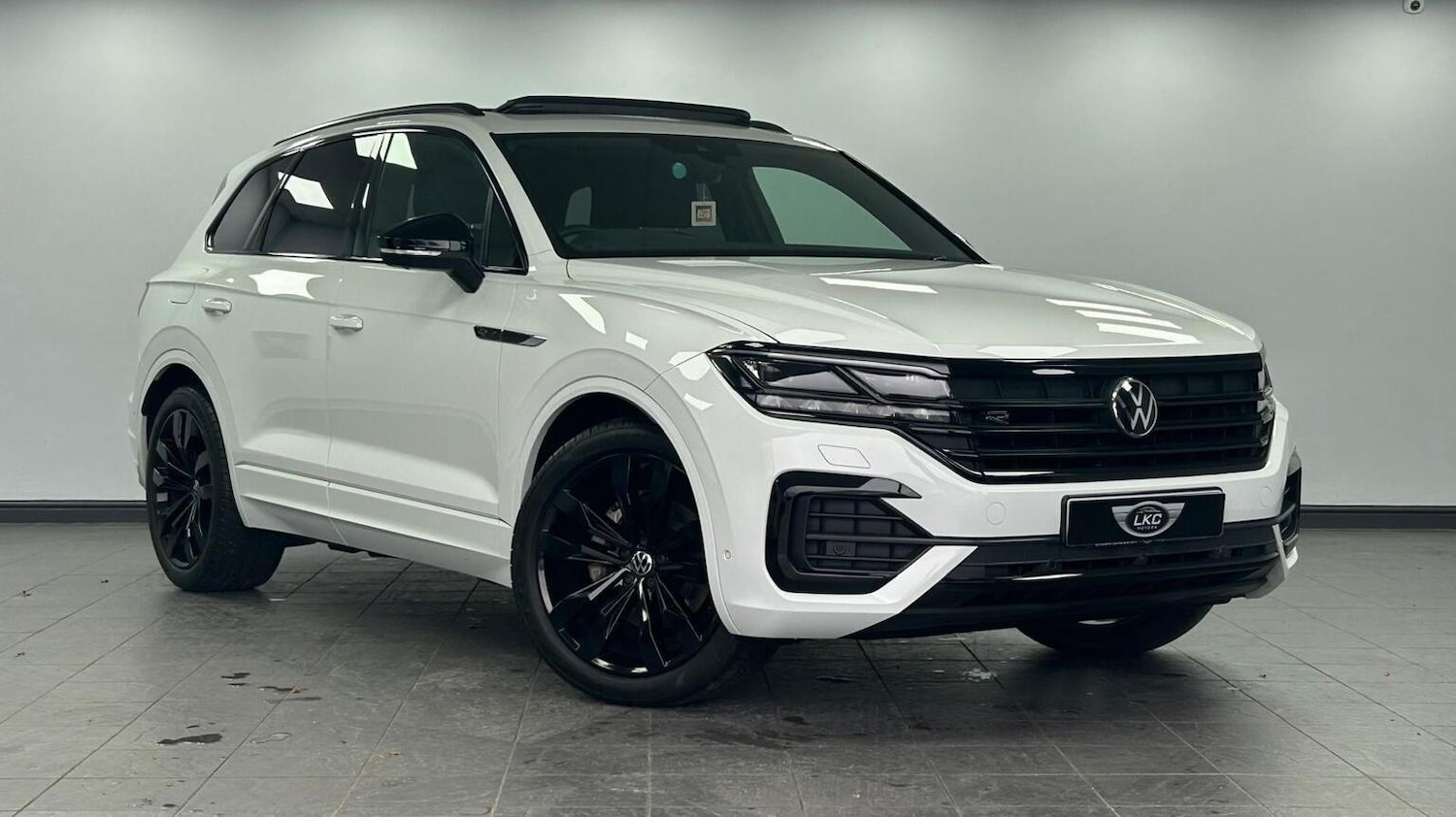 Used Volkswagen Touareg 2022 for sale - 76794596: Photo 2