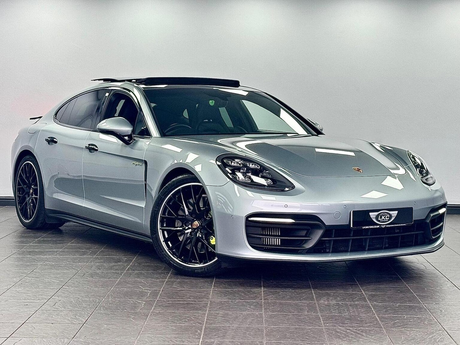 Used Porsche Panamera 2021 for sale - 78004576: Photo 2