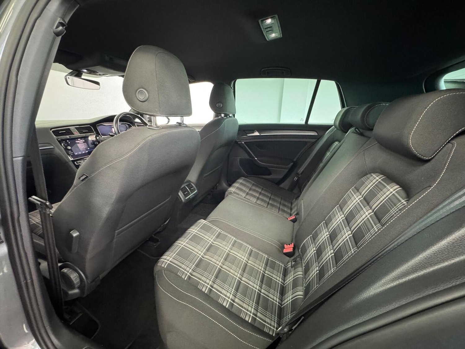 Used Volkswagen Golf 2018 for sale - 76794573: Photo 36