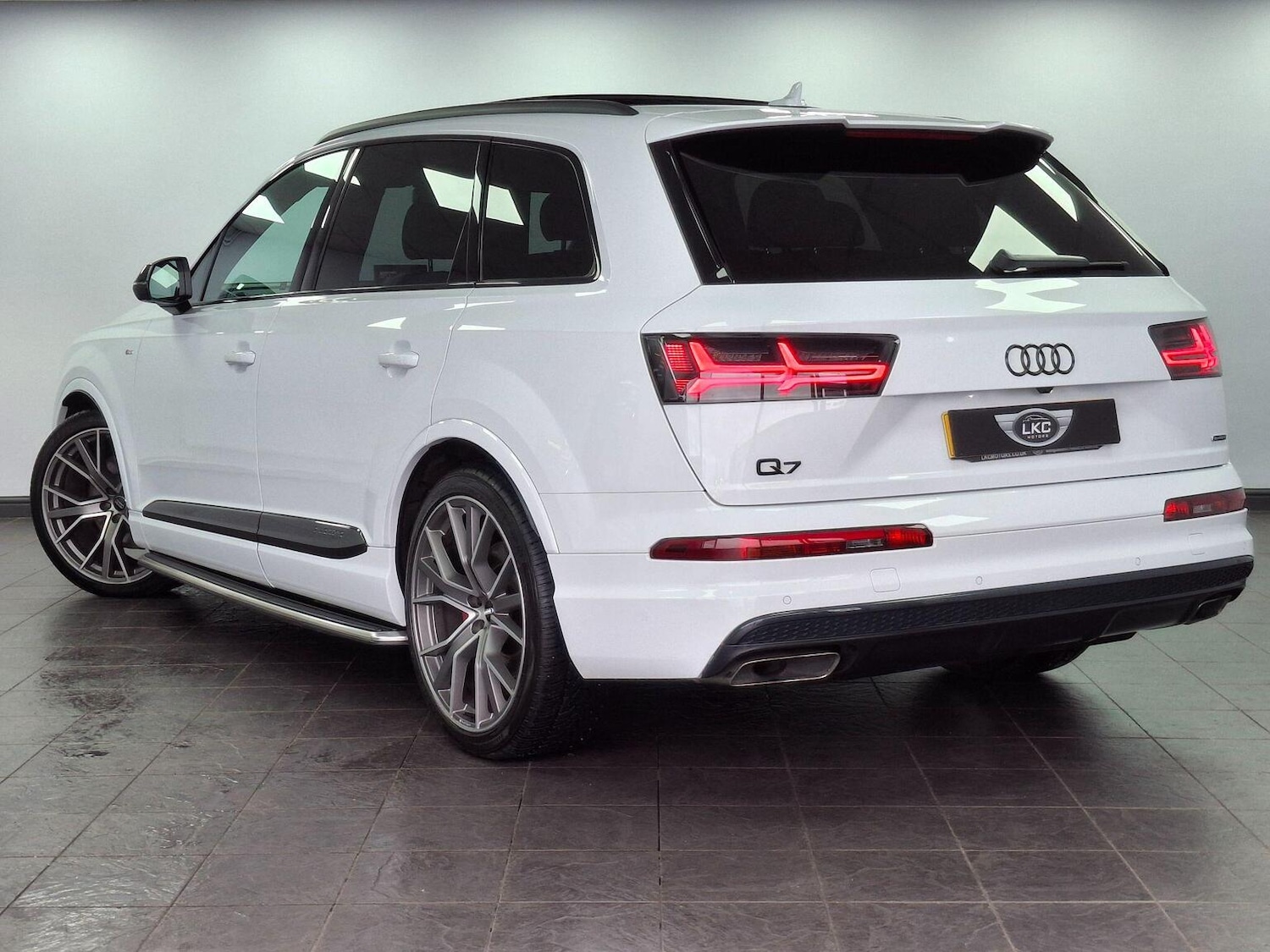 Used Audi Q7 2018 for sale - 77632377: Photo 17
