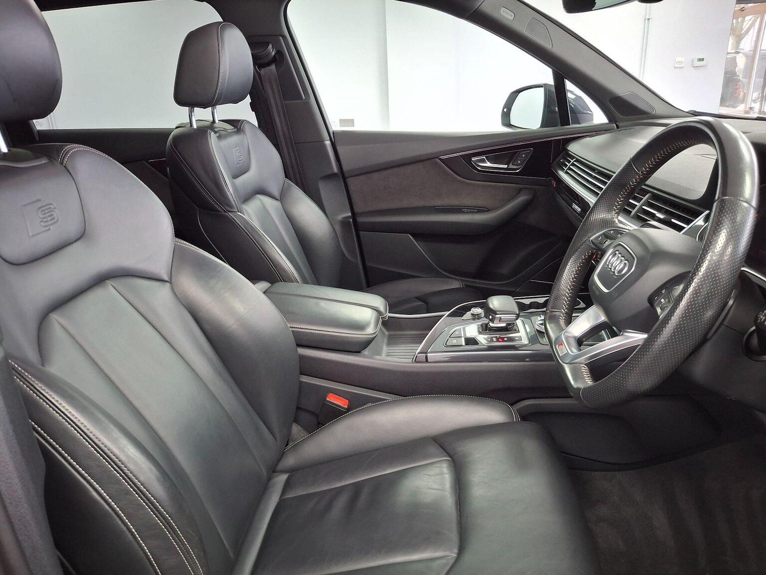 Used Audi Q7 2018 for sale - 77632377: Photo 31