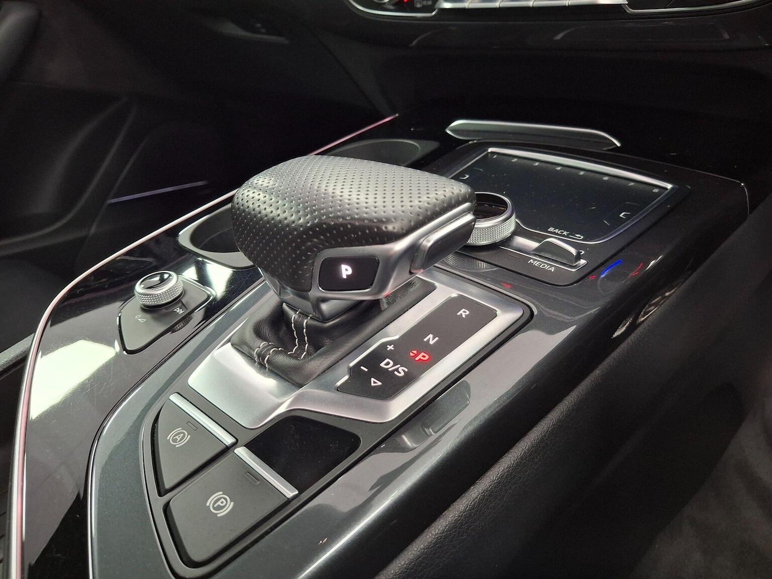 Used Audi Q7 2018 for sale - 77632377: Photo 41