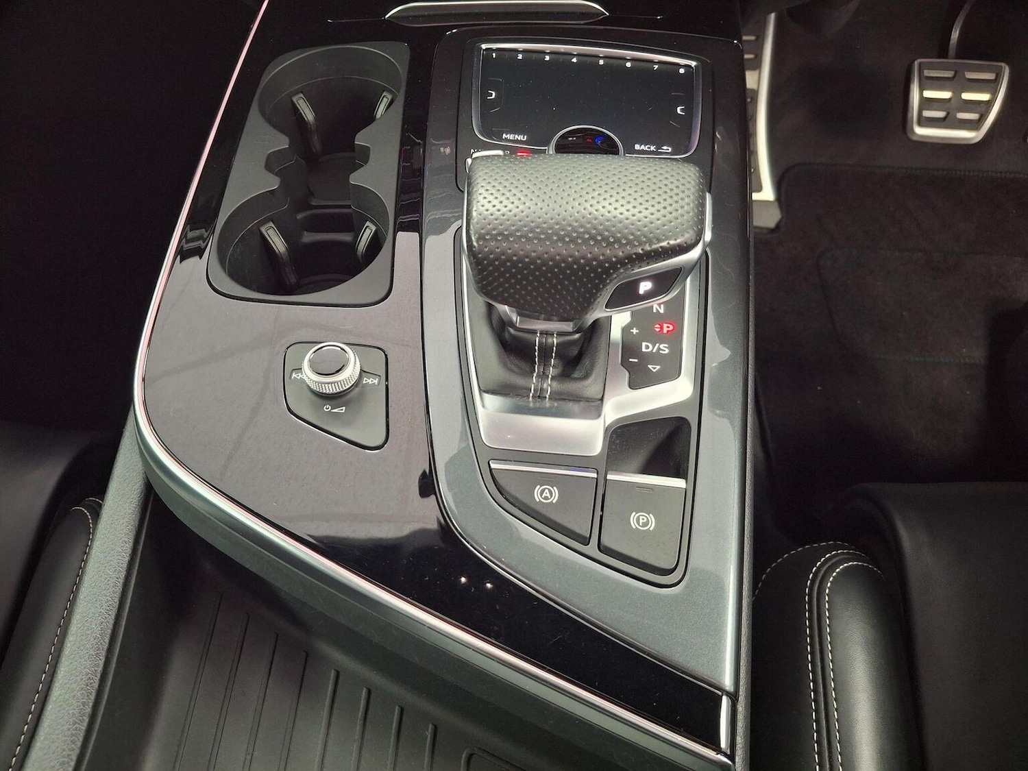 Used Audi Q7 2018 for sale - 77632377: Photo 46