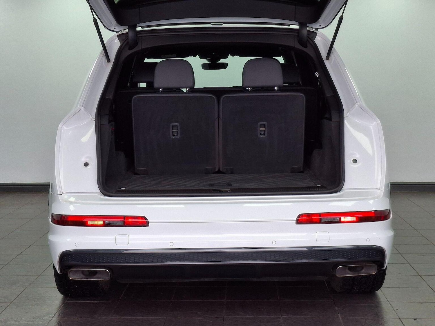 Used Audi Q7 2018 for sale - 77632377: Photo 54