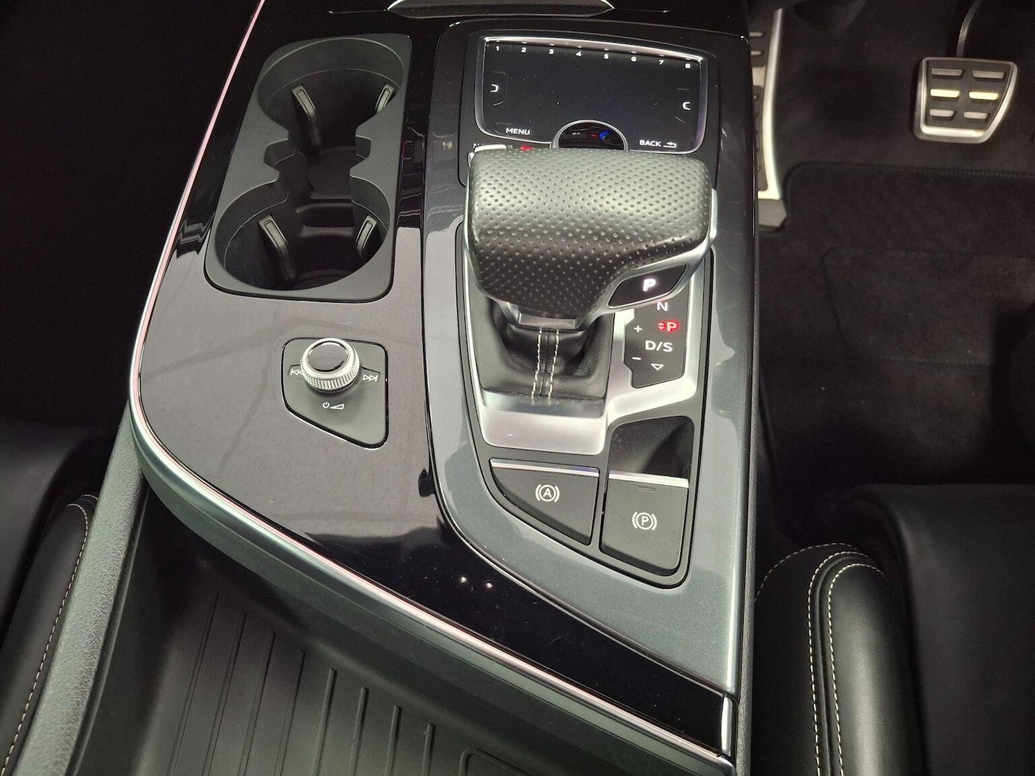 Used Audi Q7 2018 for sale - 77632377: Photo 60