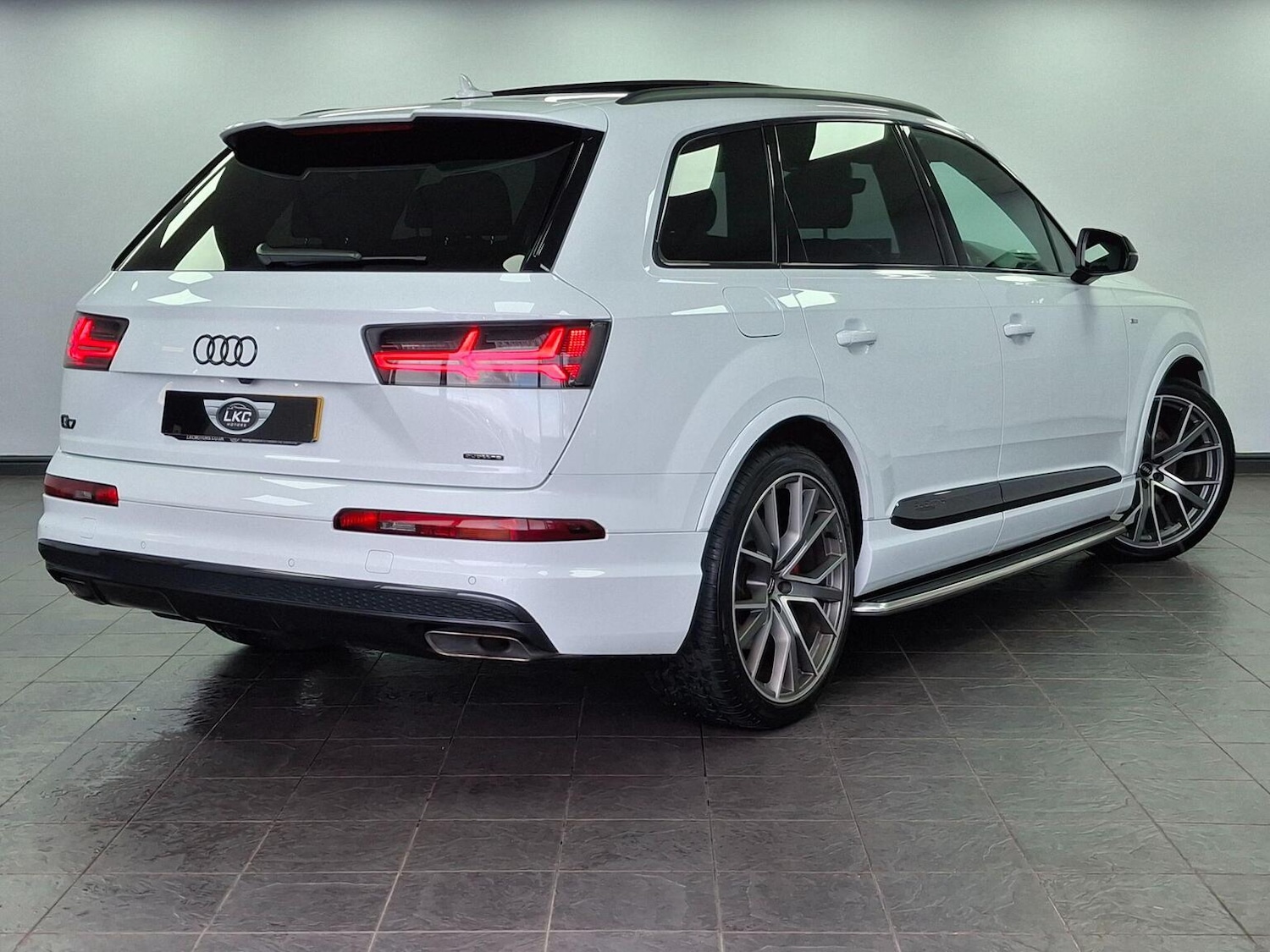 Used Audi Q7 2018 for sale - 77632377: Photo 65