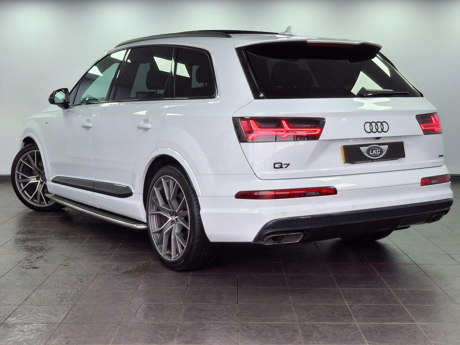 Used Audi Q7 2018 for sale - 77632377: Photo 71