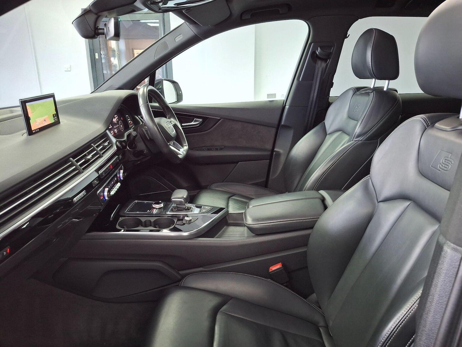 Used Audi Q7 2018 for sale - 77632377: Photo 76