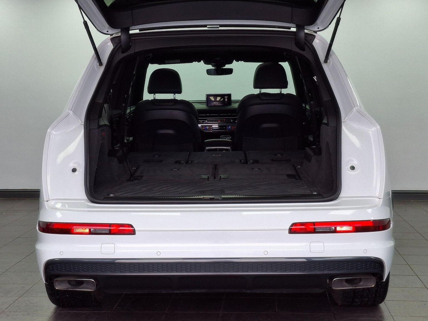 Used Audi Q7 2018 for sale - 77632377: Photo 84