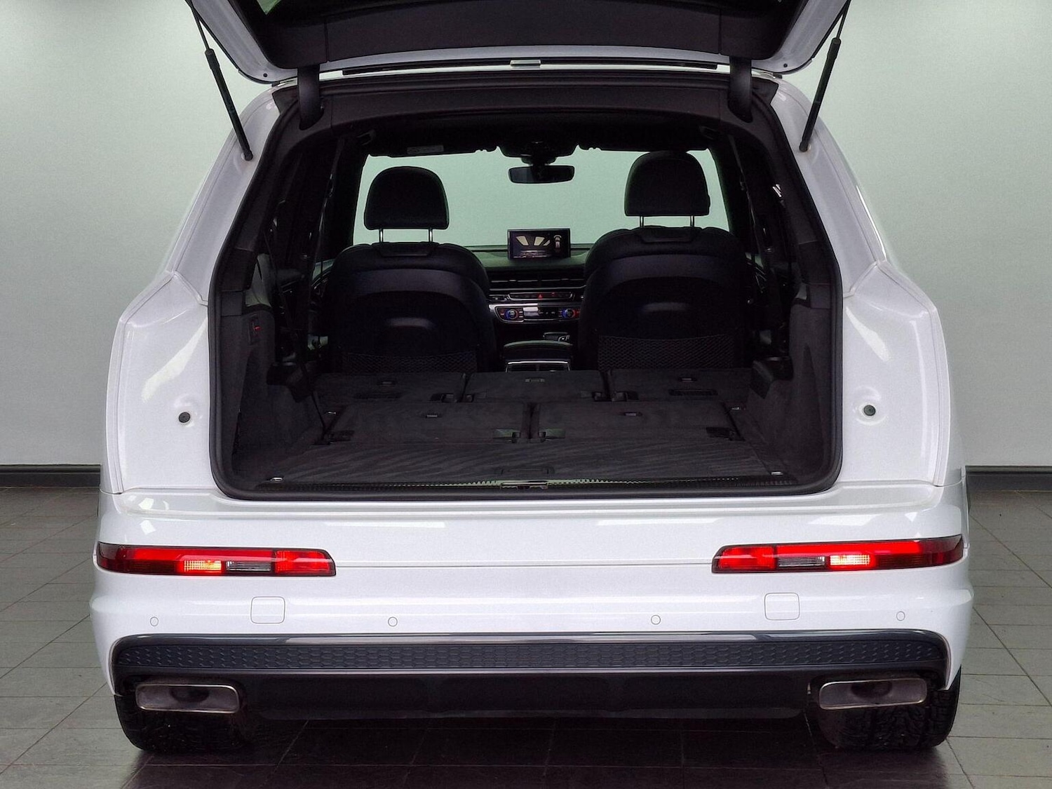 Used Audi Q7 2018 for sale - 77632377: Photo 85