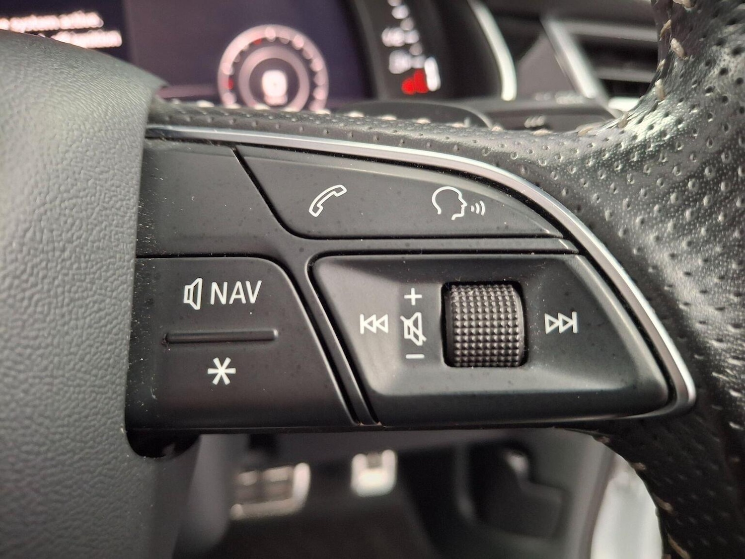 Used Audi Q7 2018 for sale - 77632377: Photo 9