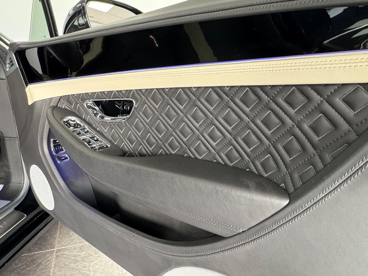 Used Bentley Continental 2020 for sale - 76794572: Photo 48