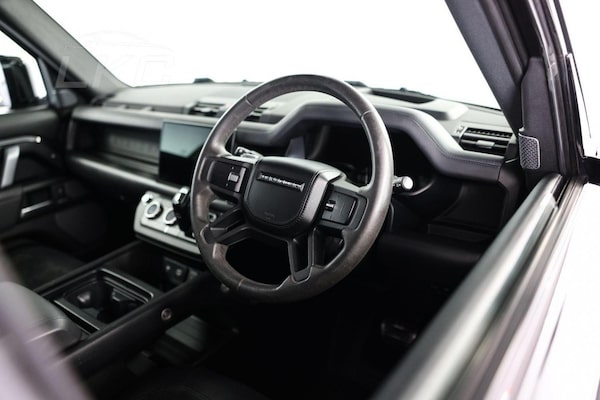 Used Land Rover Defender 110 2023 for sale - 75202493: Photo 14