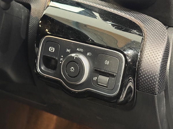 Used Mercedes-Benz A-Class 2018 for sale - 76227716: Photo 30