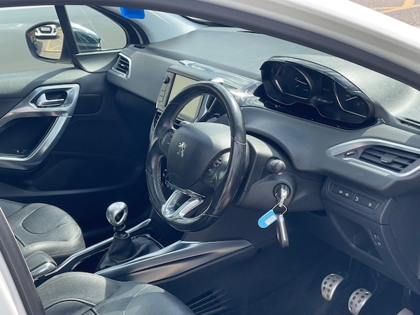 Used Peugeot 2008 2016 for sale - 76227867: Photo 15