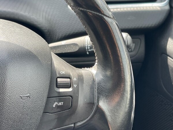 Used Peugeot 2008 2016 for sale - 76227867: Photo 22