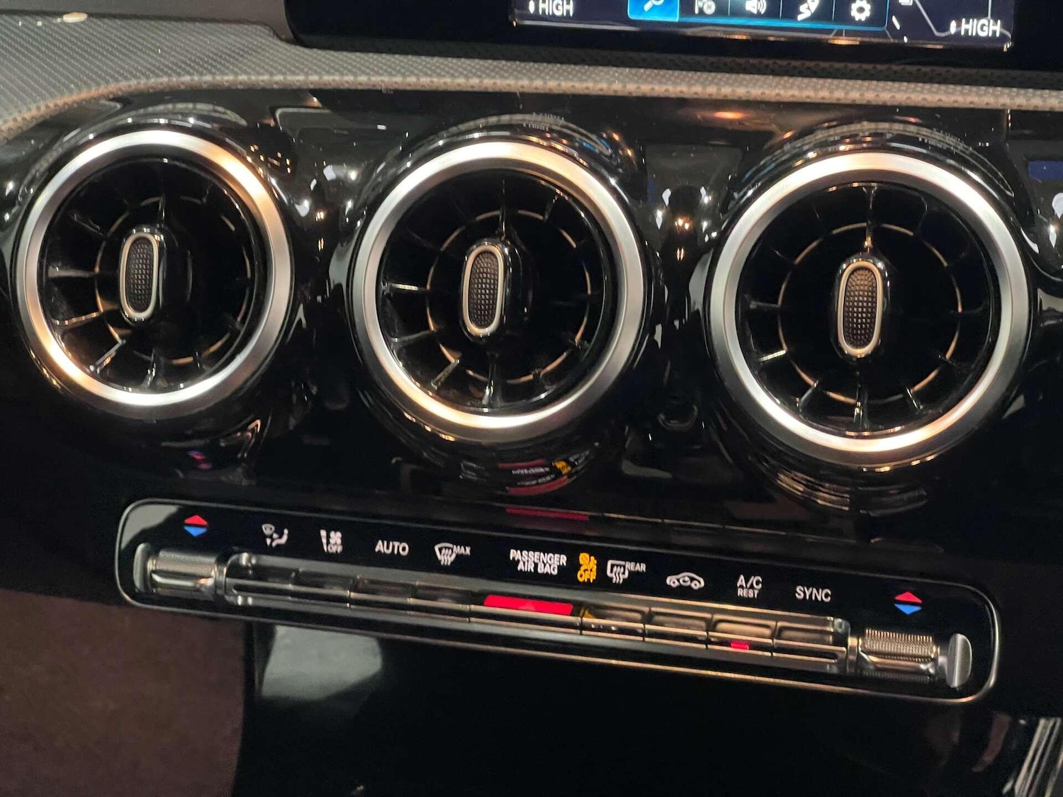 Used Mercedes-Benz A-Class 2018 for sale - 76936711: Photo 37