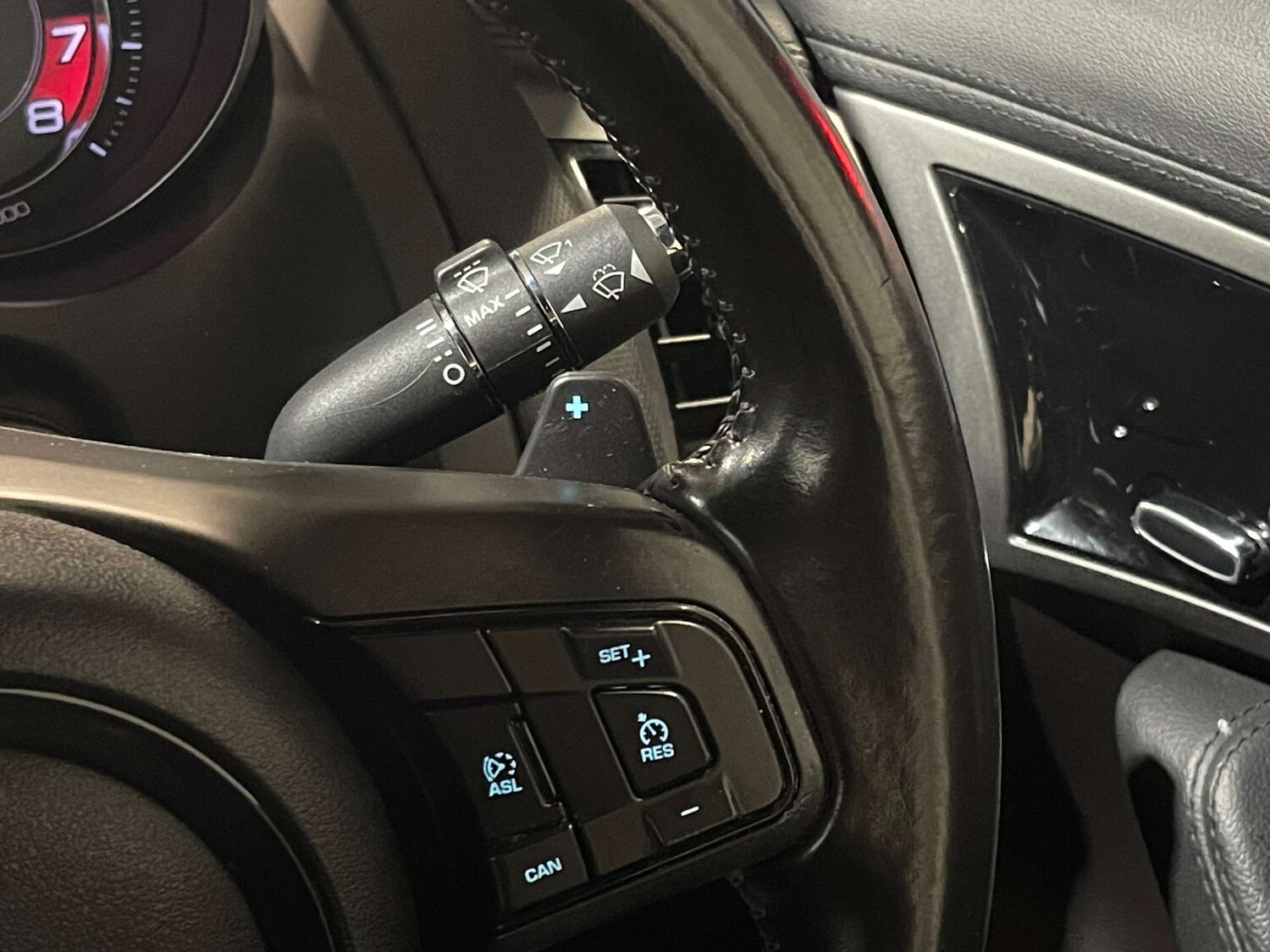 Used Jaguar F-Type 2014 for sale - 77493697: Photo 34