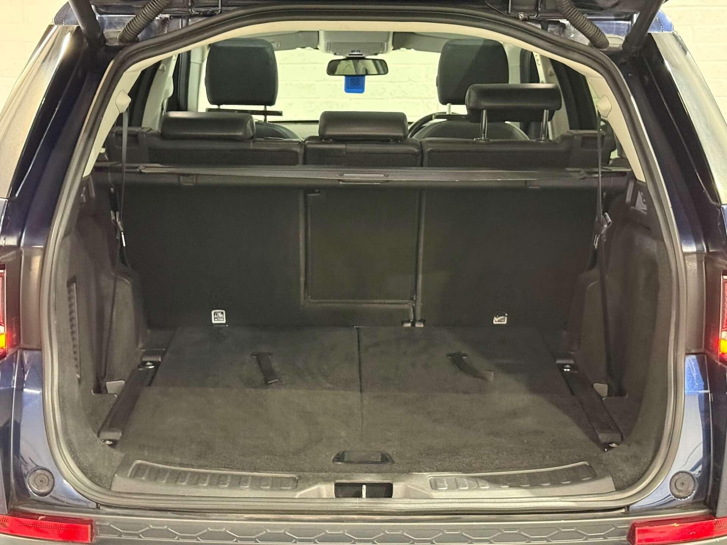 Used Land Rover Discovery Sport 2017 for sale - 76936610: Photo 17