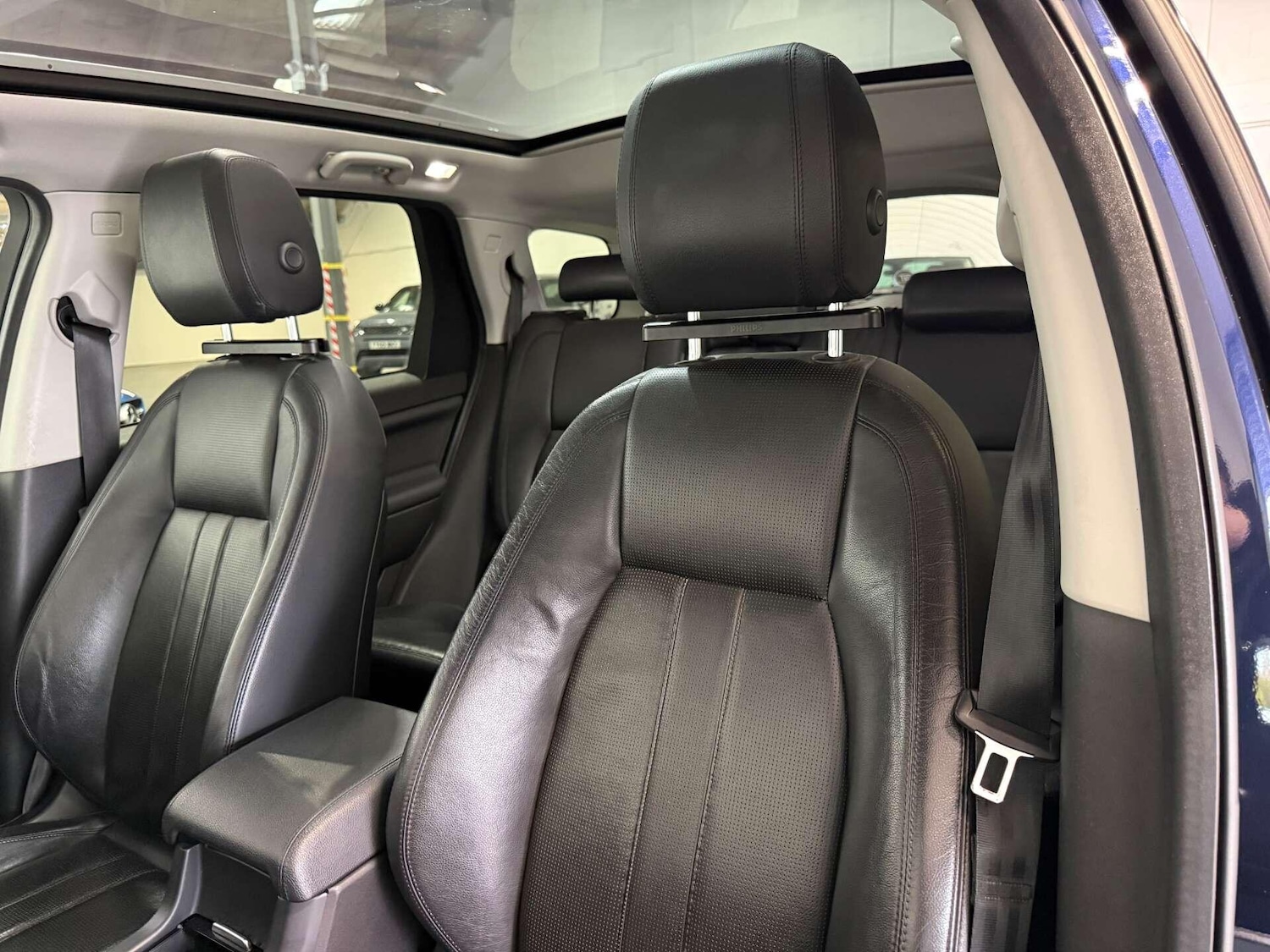 Used Land Rover Discovery Sport 2017 for sale - 76936610: Photo 32