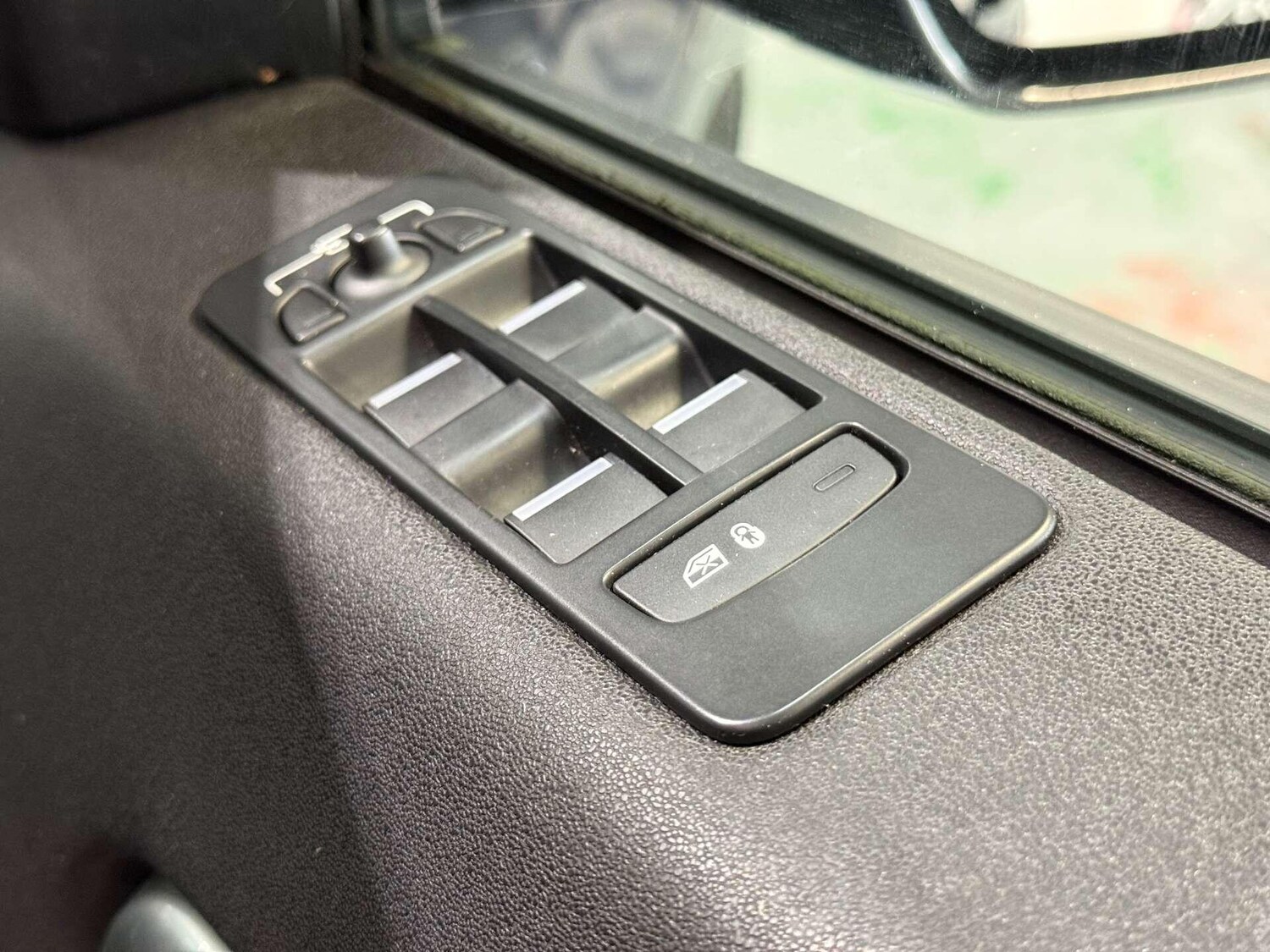 Used Land Rover Discovery Sport 2017 for sale - 76936610: Photo 51