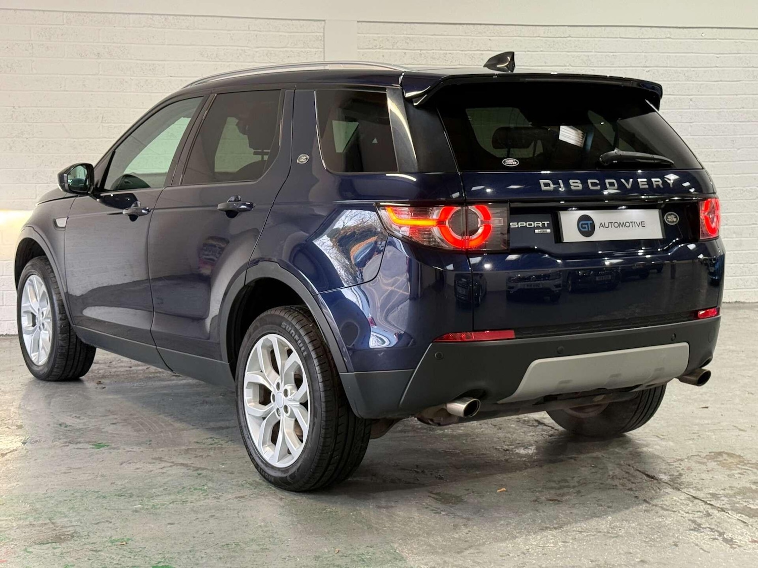 Used Land Rover Discovery Sport 2017 for sale - 76936610: Photo 7