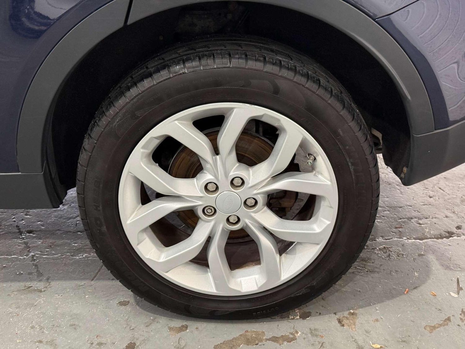 Used Land Rover Discovery Sport 2017 for sale - 76936610: Photo 9