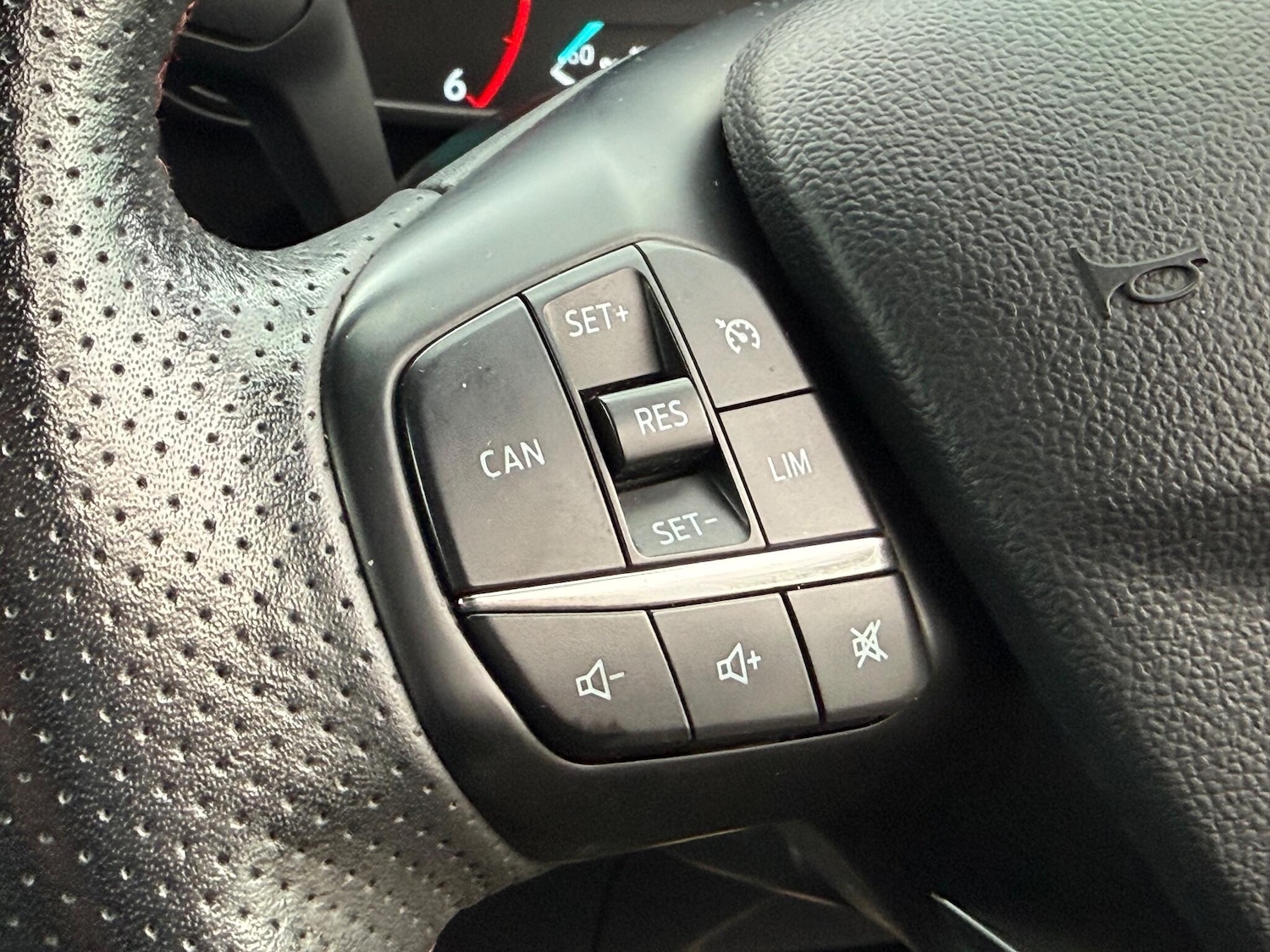Used Ford Focus 2018 for sale - 76337415: Photo 11