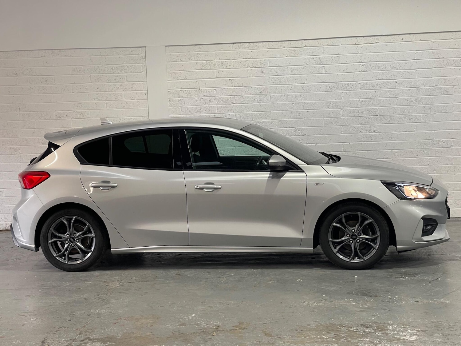 Used Ford Focus 2018 for sale - 76337415: Photo 4