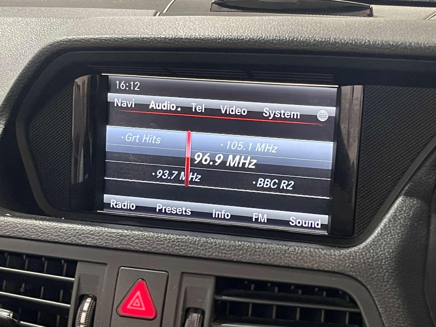 Used Mercedes-Benz E Class 2012 for sale - 76936582: Photo 20