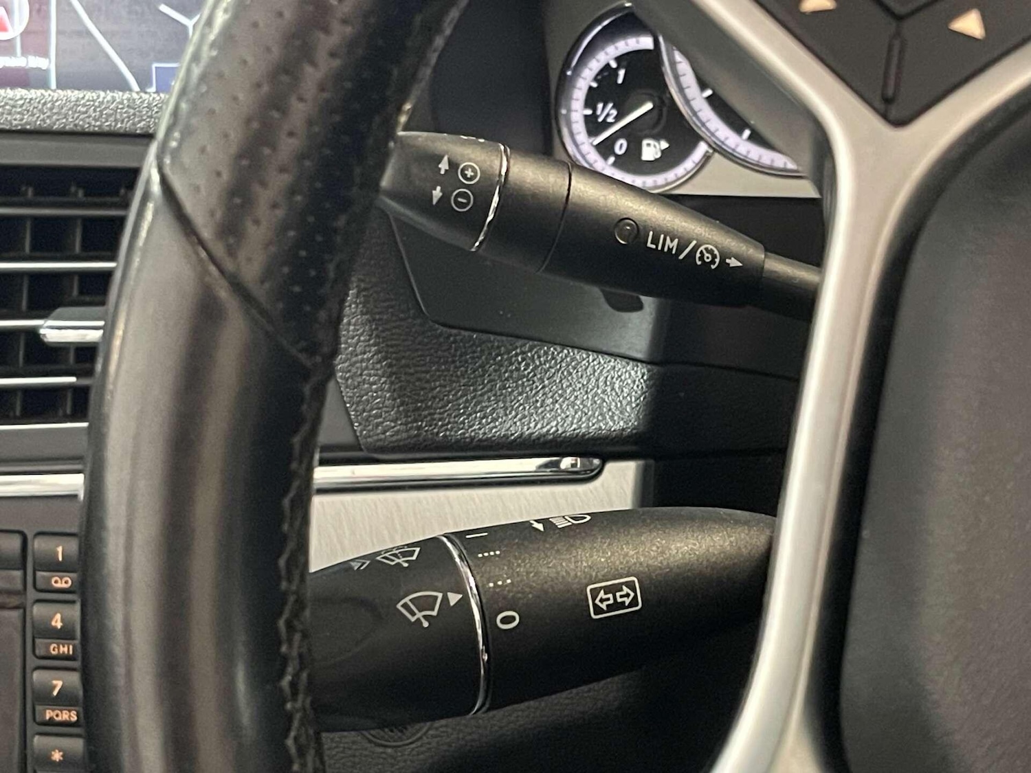 Used Mercedes-Benz E Class 2012 for sale - 76936582: Photo 25