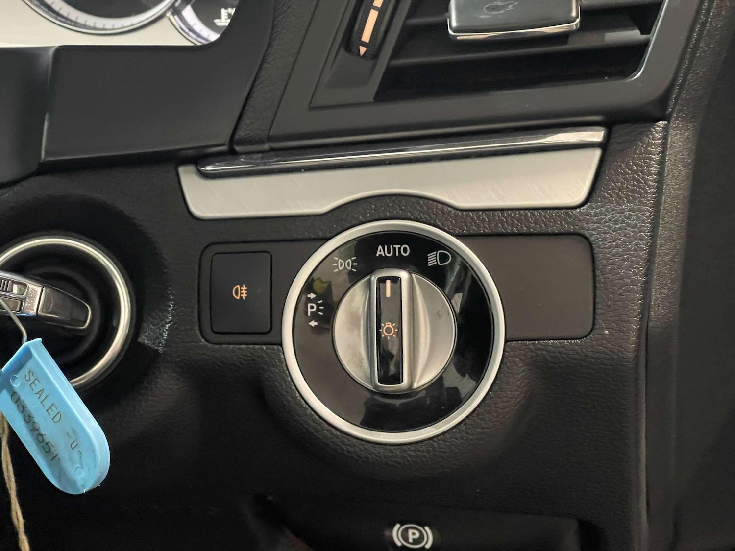 Used Mercedes-Benz E Class 2012 for sale - 76936582: Photo 33