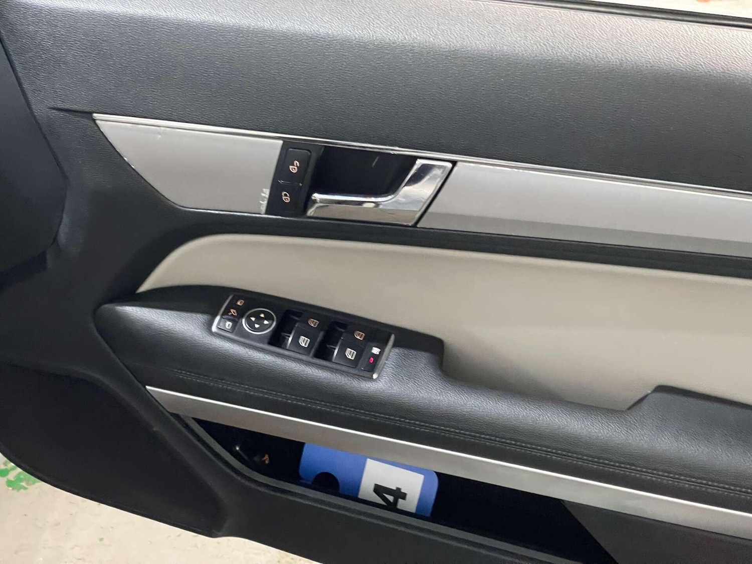 Used Mercedes-Benz E Class 2012 for sale - 76936582: Photo 39