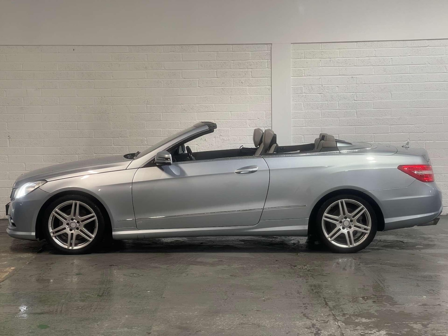 Used Mercedes-Benz E Class 2012 for sale - 76936582: Photo 5