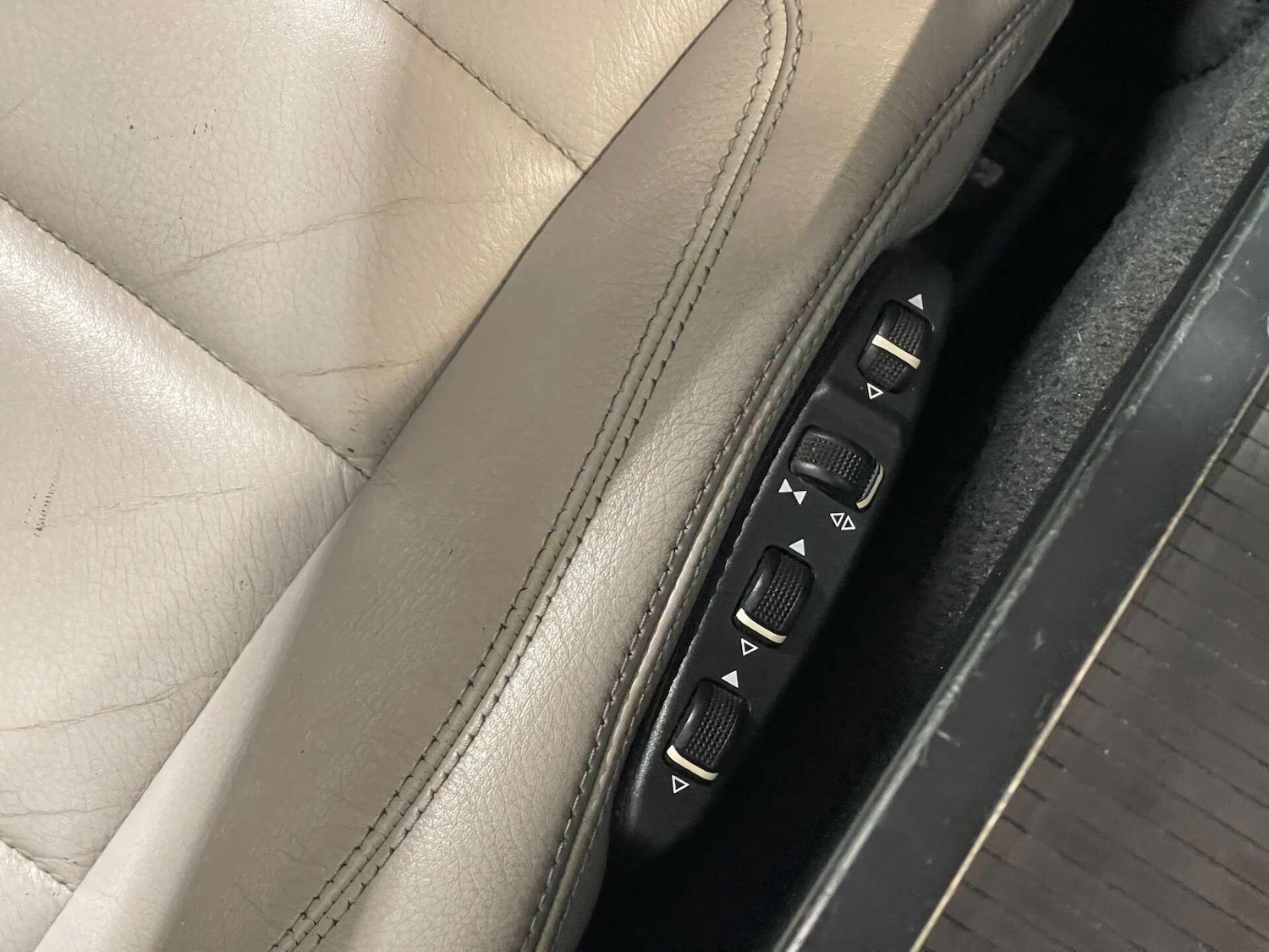 Used Mercedes-Benz E Class 2012 for sale - 76936582: Photo 51