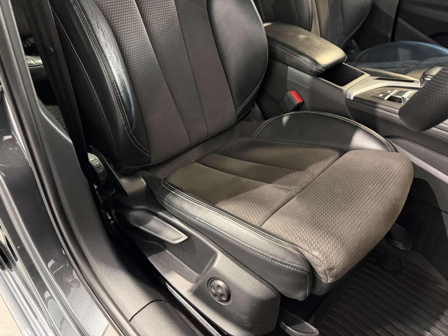 Used Audi A4 2019 for sale - 76936595: Photo 53