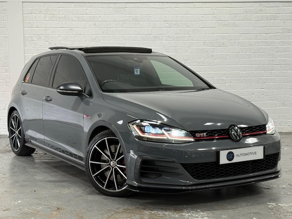 Used Volkswagen Golf 2019 for sale - 76201229: Photo 1