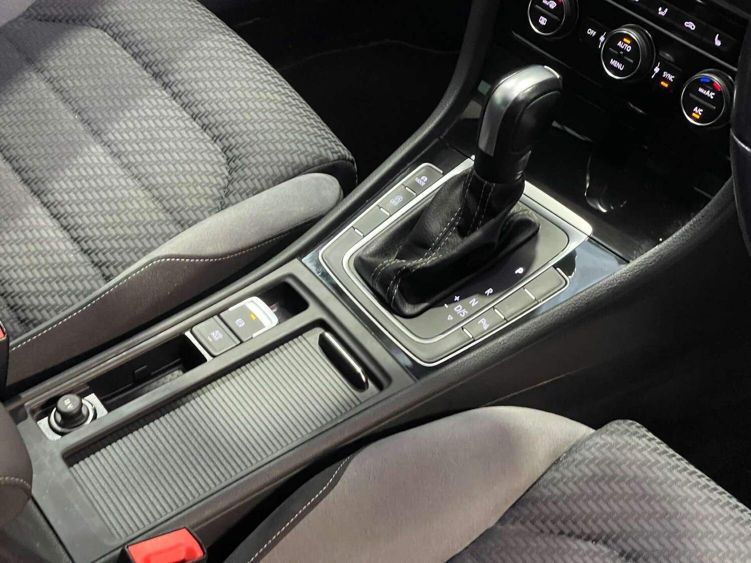 Used Volkswagen Golf 2019 for sale - 76935907: Photo 25